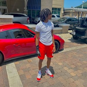 Meet your Posher, Travis